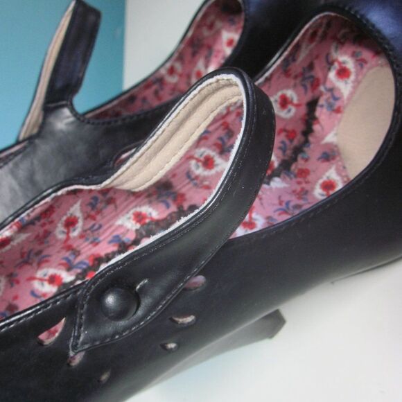 Bettie Page Shoes by Ellie Women Size 7 Black Leather Mary Jane Strap 3.5" Heels - Picture 9 of 15